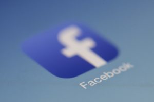 social-media-facebook-essere-sul-web